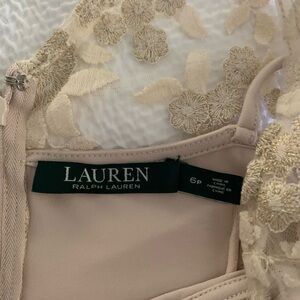 Perfect for a spring or summer wedding. Perfect mother’s dress.